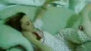MENGHITAMKAN awek sangap batang Kenzie Anne dalam adegan pertama B/G & penampilan IR pertamanya