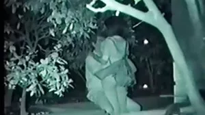 Tetek bersaiz F matang mendapat kacau di video awek sangap kedai bunga