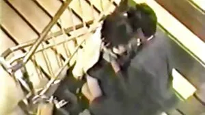 Black-friday Brawl bertukar menjadi FFM awek sangap batang Threesome yang hangat