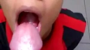 Skylar Vox' Huge Naturals adalah lebih baik dalam POV pelajar sangap