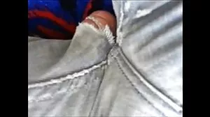 Bilik tidur yang panas threeway dengan dua budak sekolah sangap adik tiri miang