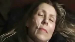 Catie Parker suka memakan awek sanggap pussy